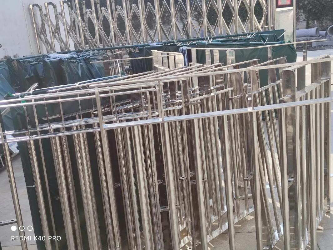 高效生產與定制化服務 不銹鋼水箱金屬欄桿組件的批量制造